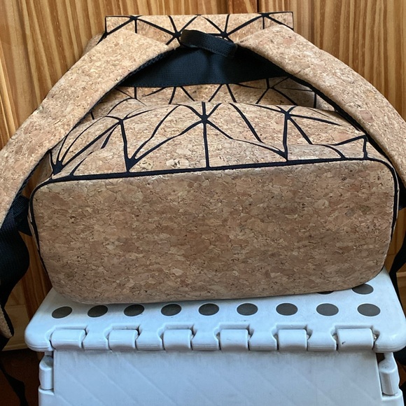 Real Cork Backpack NWOT - Picture 4 of 8